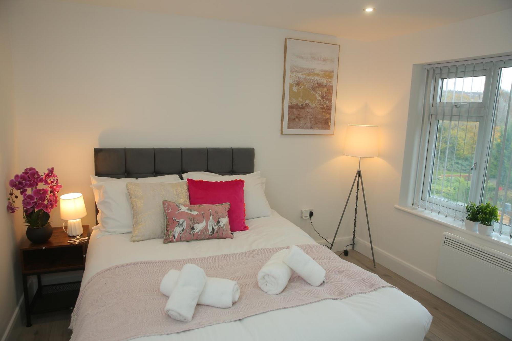 Luxury Private Ensuite And Kitchenette Room Near Luton Airport 4 Min Drive Exterior photo