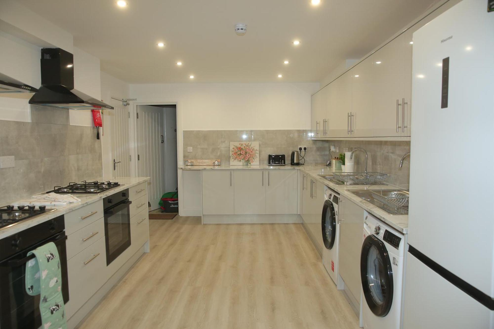 Luxury Private Ensuite And Kitchenette Room Near Luton Airport 4 Min Drive Exterior photo